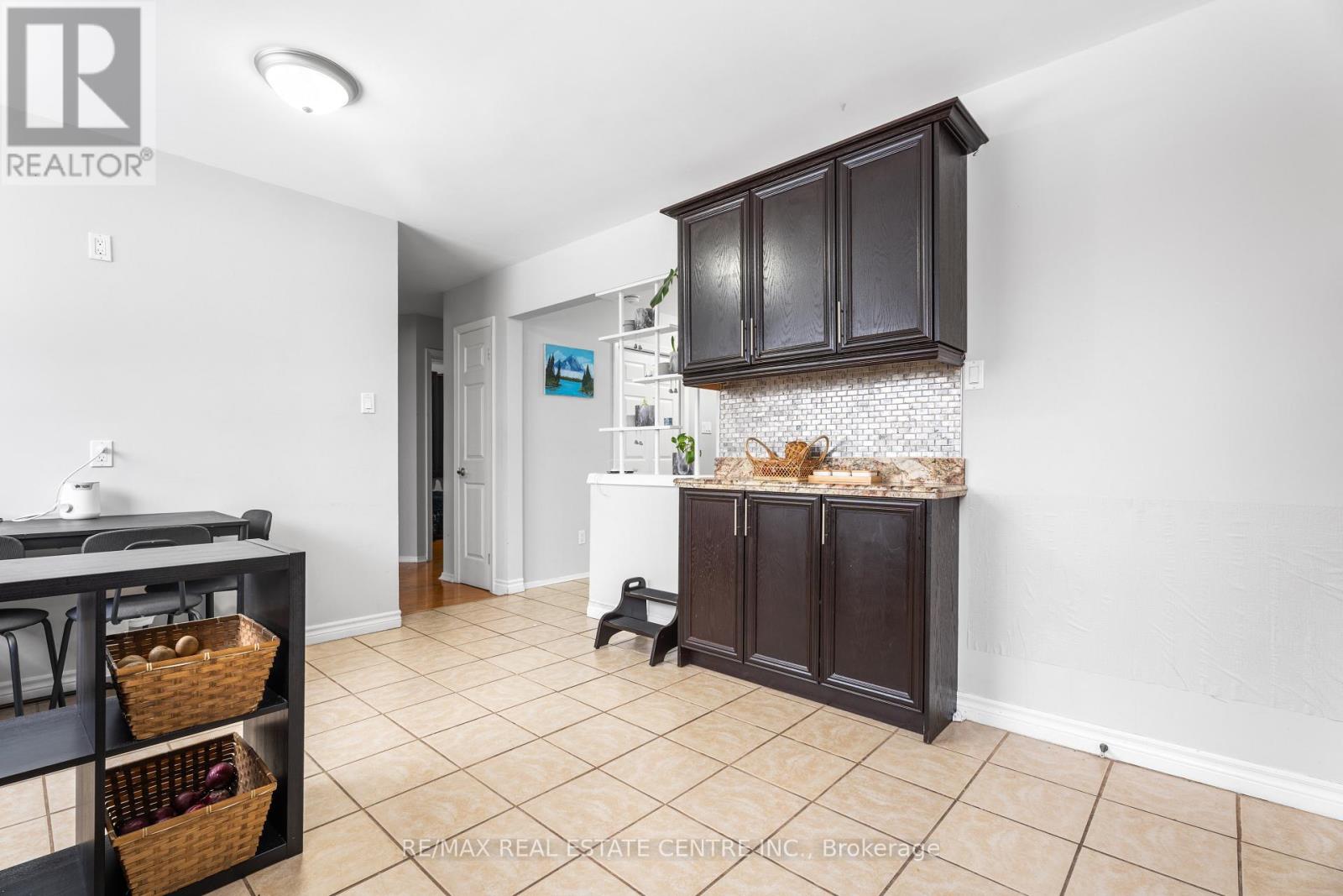 953 Upper Sherman Avenue, Hamilton, Ontario  L8V 3N4 - Photo 11 - X12630798