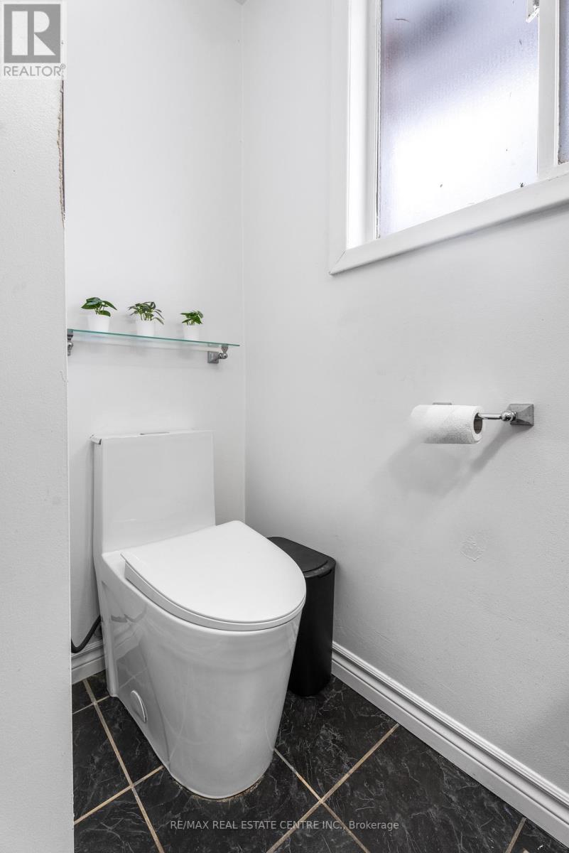 953 Upper Sherman Avenue, Hamilton, Ontario  L8V 3N4 - Photo 13 - X12630798