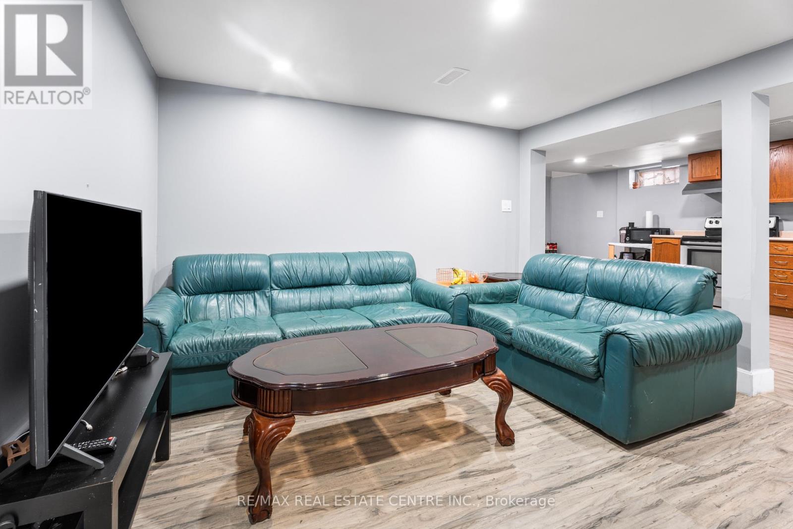 953 Upper Sherman Avenue, Hamilton, Ontario  L8V 3N4 - Photo 21 - X12630798