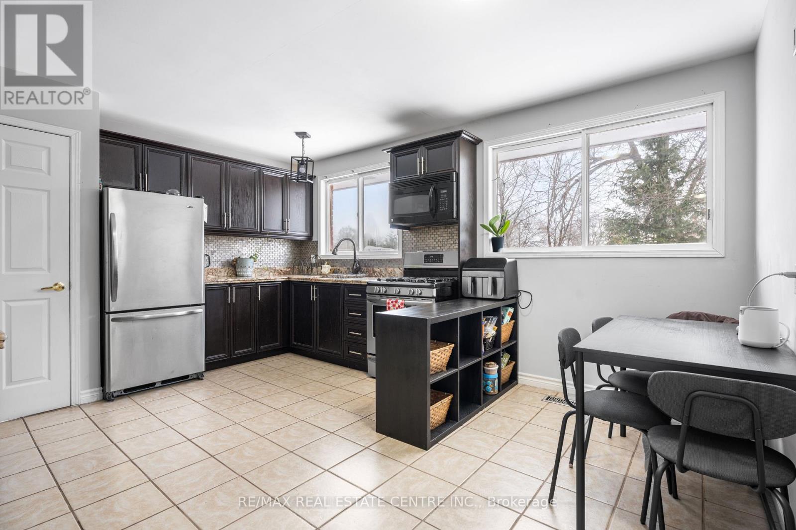 953 Upper Sherman Avenue, Hamilton, Ontario  L8V 3N4 - Photo 8 - X12630798