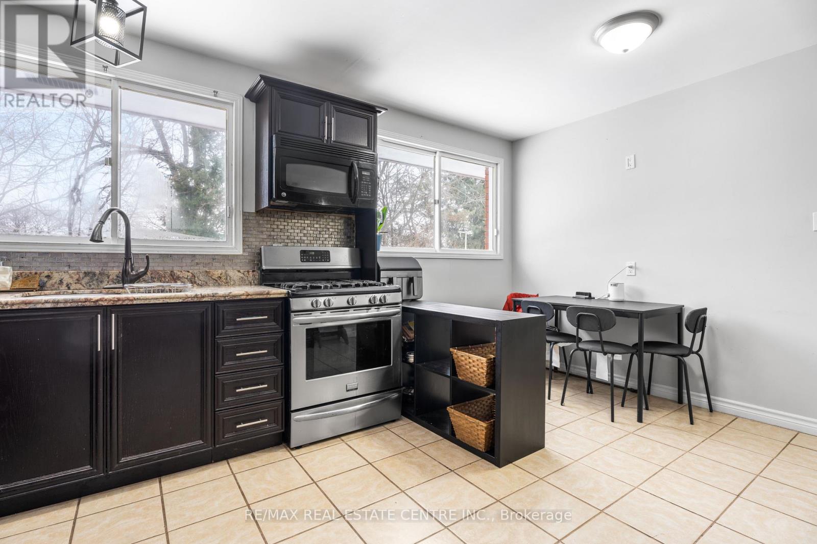 953 Upper Sherman Avenue, Hamilton, Ontario  L8V 3N4 - Photo 9 - X12630798