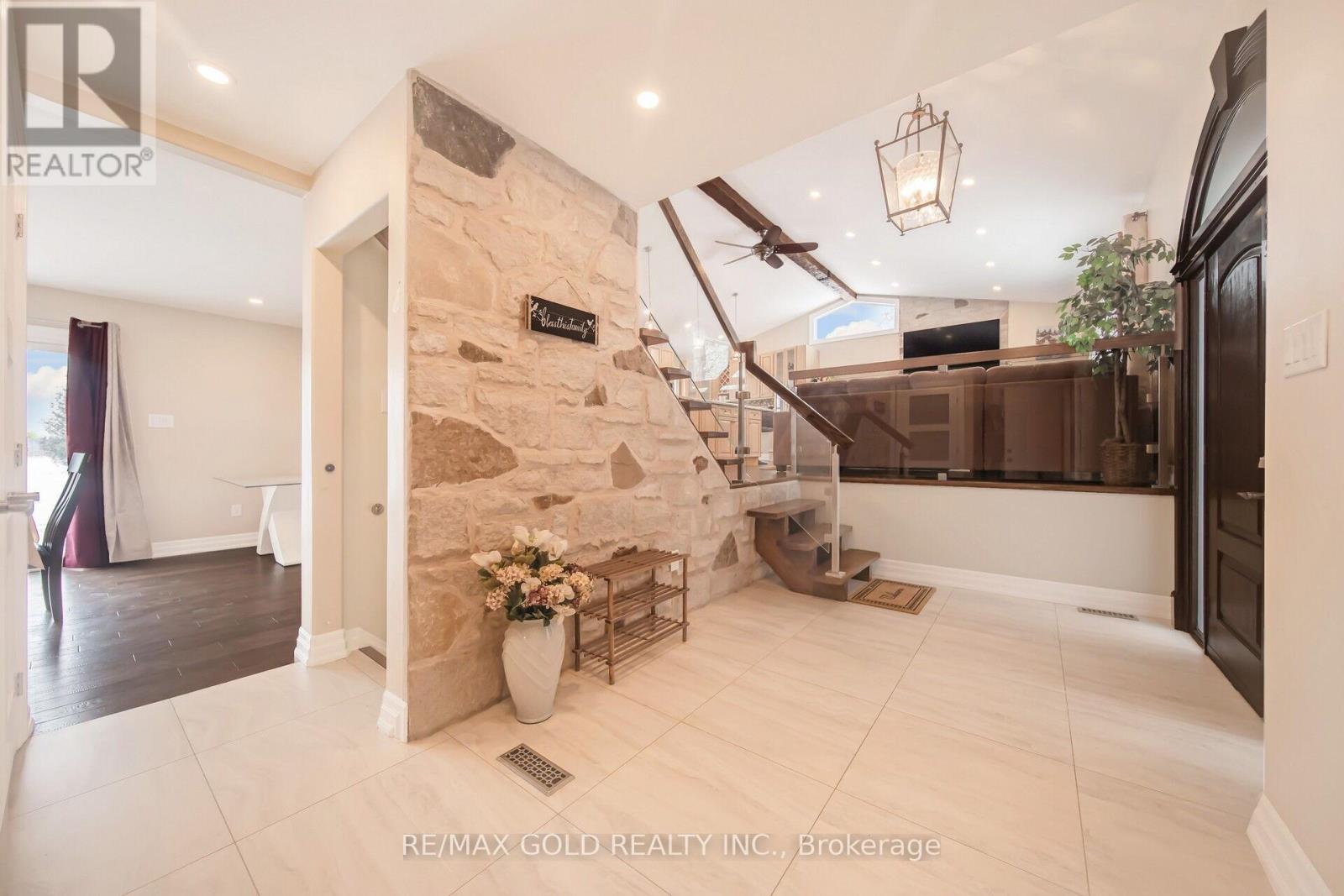 64312 Dufferin County Road, East Garafraxa, Ontario  L9W 7J5 - Photo 5 - X12630802