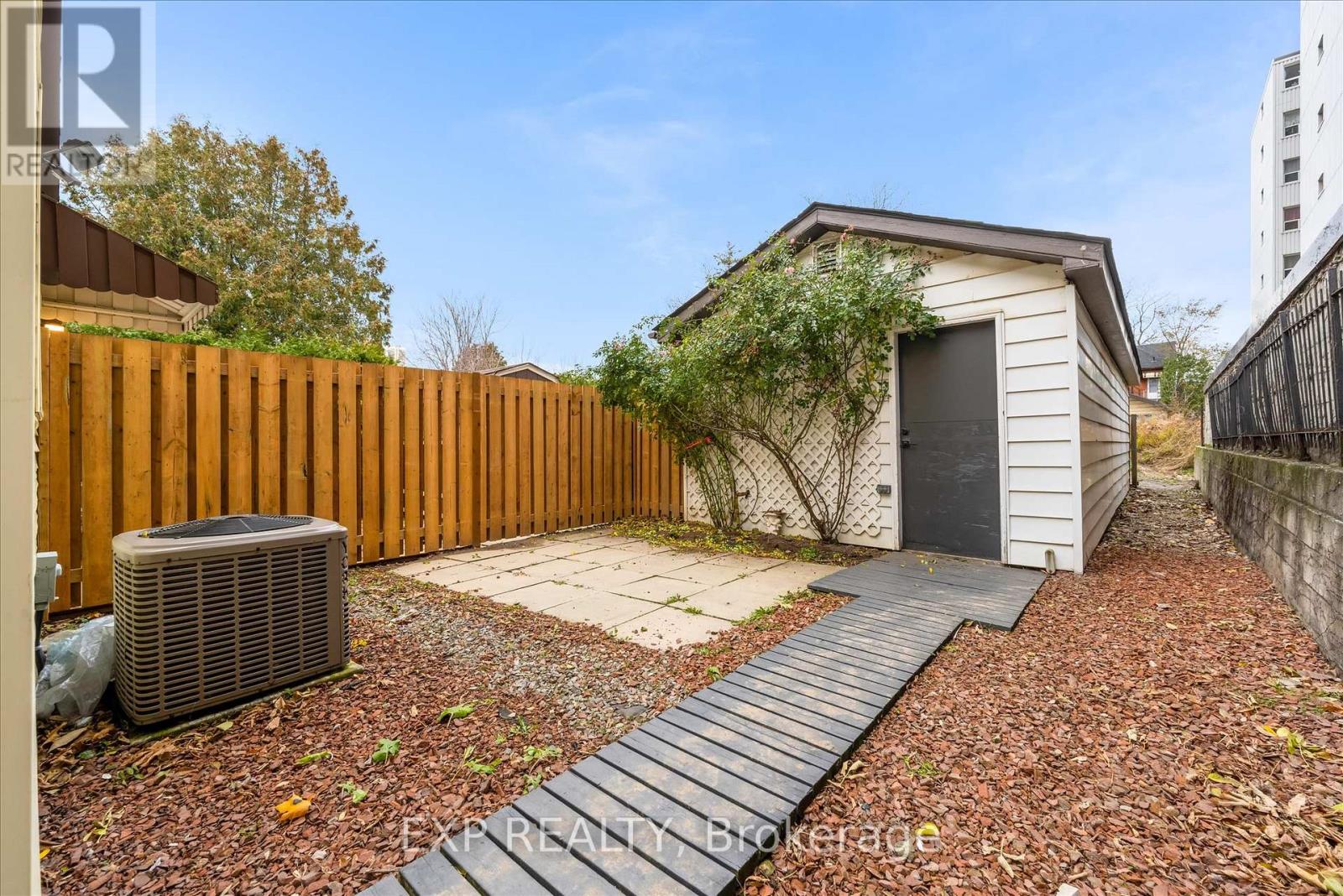 11 Ford Street, Hamilton, Ontario  L8N 2P4 - Photo 26 - X12630810