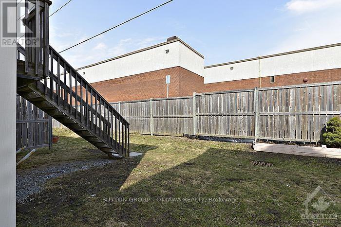 17 Glenhaven Private, Ottawa, Ontario  K1V 2B2 - Photo 10 - X12630866
