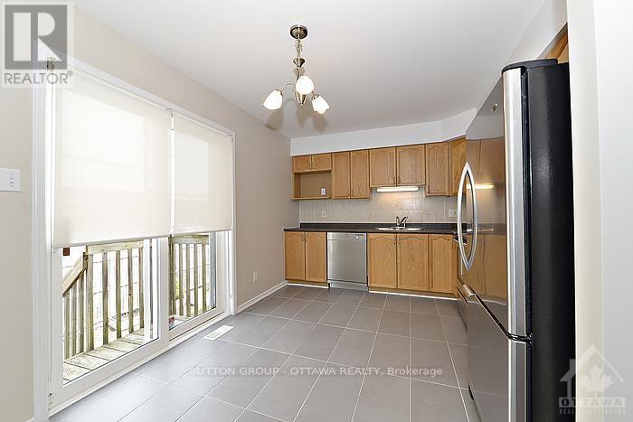 17 Glenhaven Private, Ottawa, Ontario  K1V 2B2 - Photo 4 - X12630866