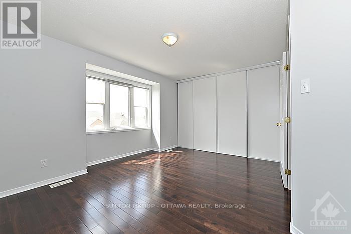 17 Glenhaven Private, Ottawa, Ontario  K1V 2B2 - Photo 7 - X12630866