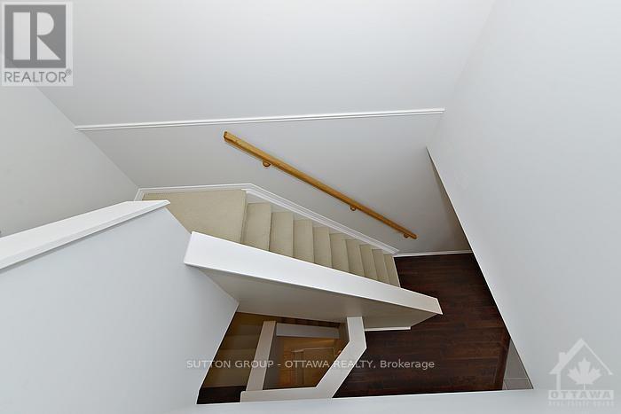 17 Glenhaven Private, Ottawa, Ontario  K1V 2B2 - Photo 8 - X12630866