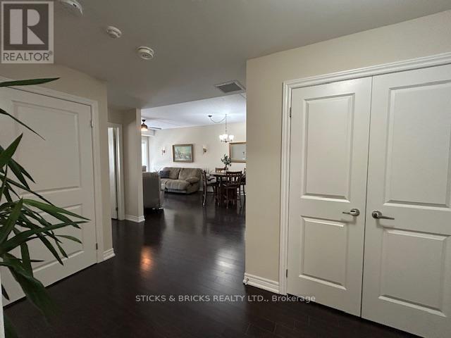 4611 Pettit Avenue, Niagara Falls (Morrison), Ontario  L2E 0B2 - Photo 4 - X12630884