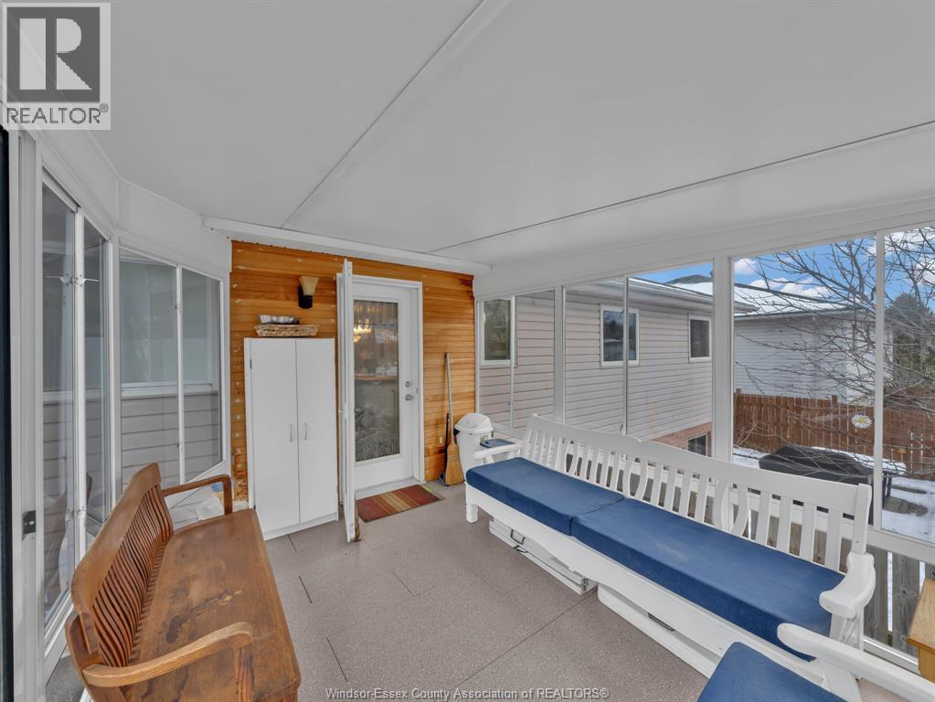 3755 Holburn, Windsor, Ontario N9E 4S9 - Photo 11 - 25031637