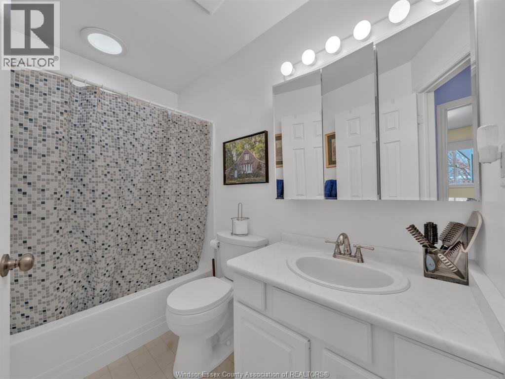 3755 Holburn, Windsor, Ontario N9E 4S9 - Photo 14 - 25031637
