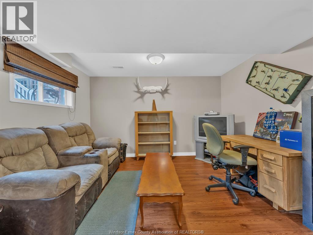 3755 Holburn, Windsor, Ontario N9E 4S9 - Photo 21 - 25031637