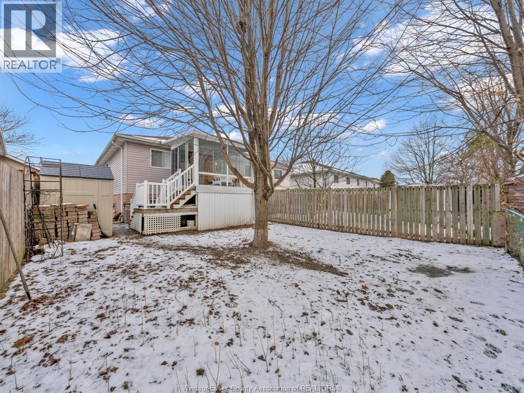 3755 Holburn, Windsor, Ontario N9E 4S9 - Photo 31 - 25031637