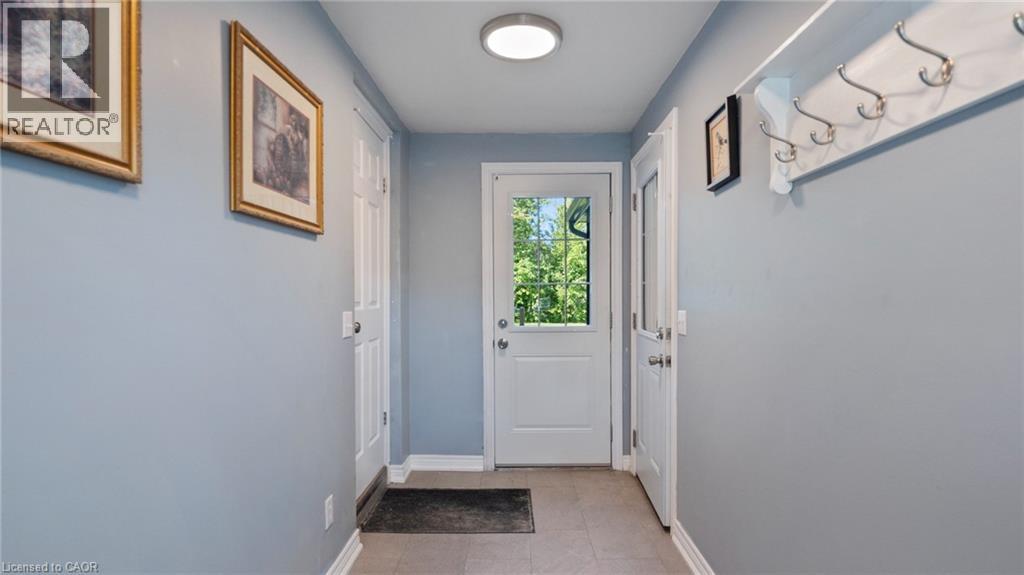 611 W Clare Avenue, Welland, Ontario  L3C 3B9 - Photo 4 - 40793725