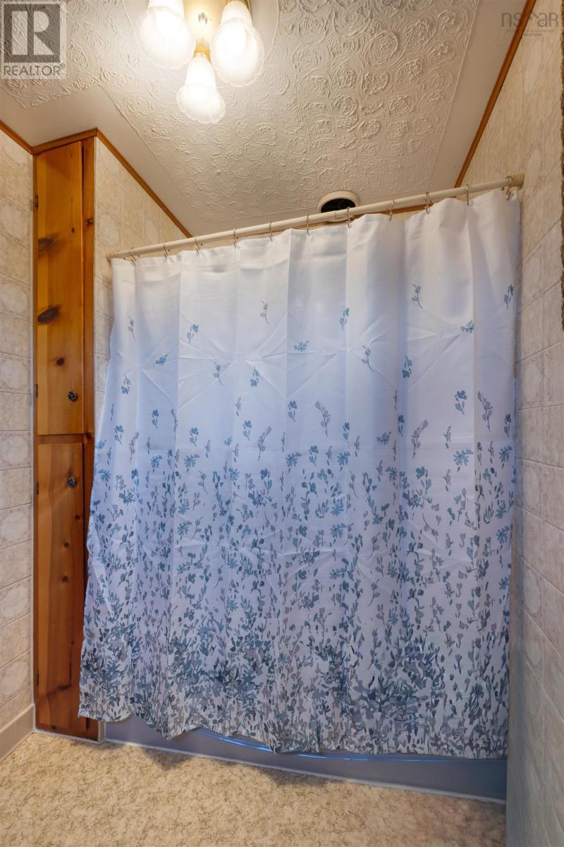 87 Pool Road, Sheet Harbour, Nova Scotia  B0J 3H0 - Photo 15 - 202529232