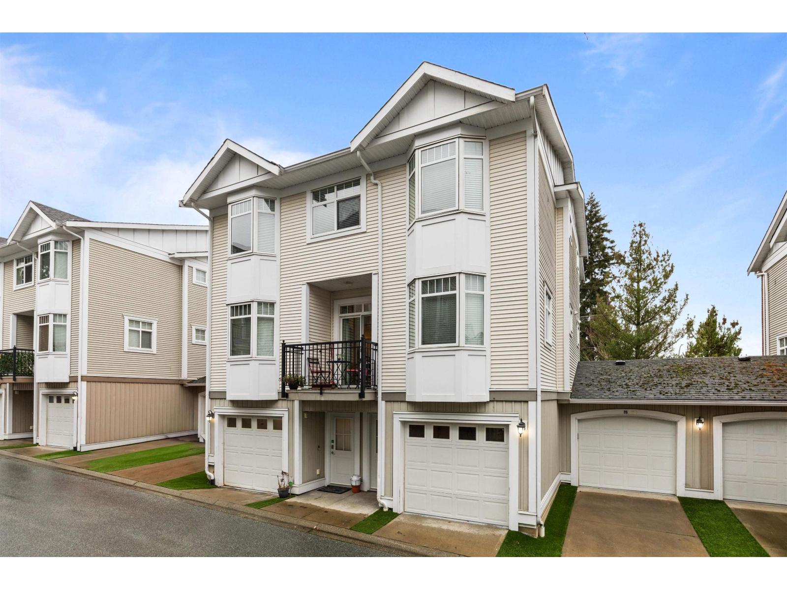 22 19551 66 AVENUE, Surrey, British Columbia