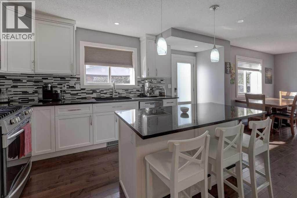 43 Canoe Square Sw, Airdrie, Alberta  T4B 2N5 - Photo 10 - A2260634