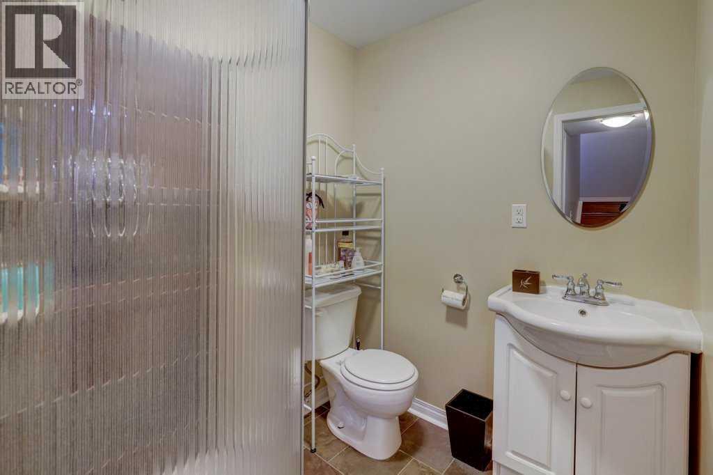 43 Canoe Square Sw, Airdrie, Alberta  T4B 2N5 - Photo 25 - A2260634