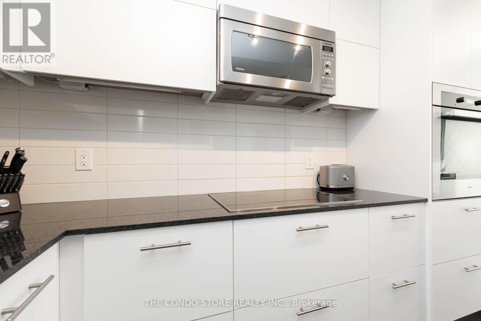 211 - 170 Avenue Road, Toronto, Ontario  M5R 0A4 - Photo 9 - C12630834