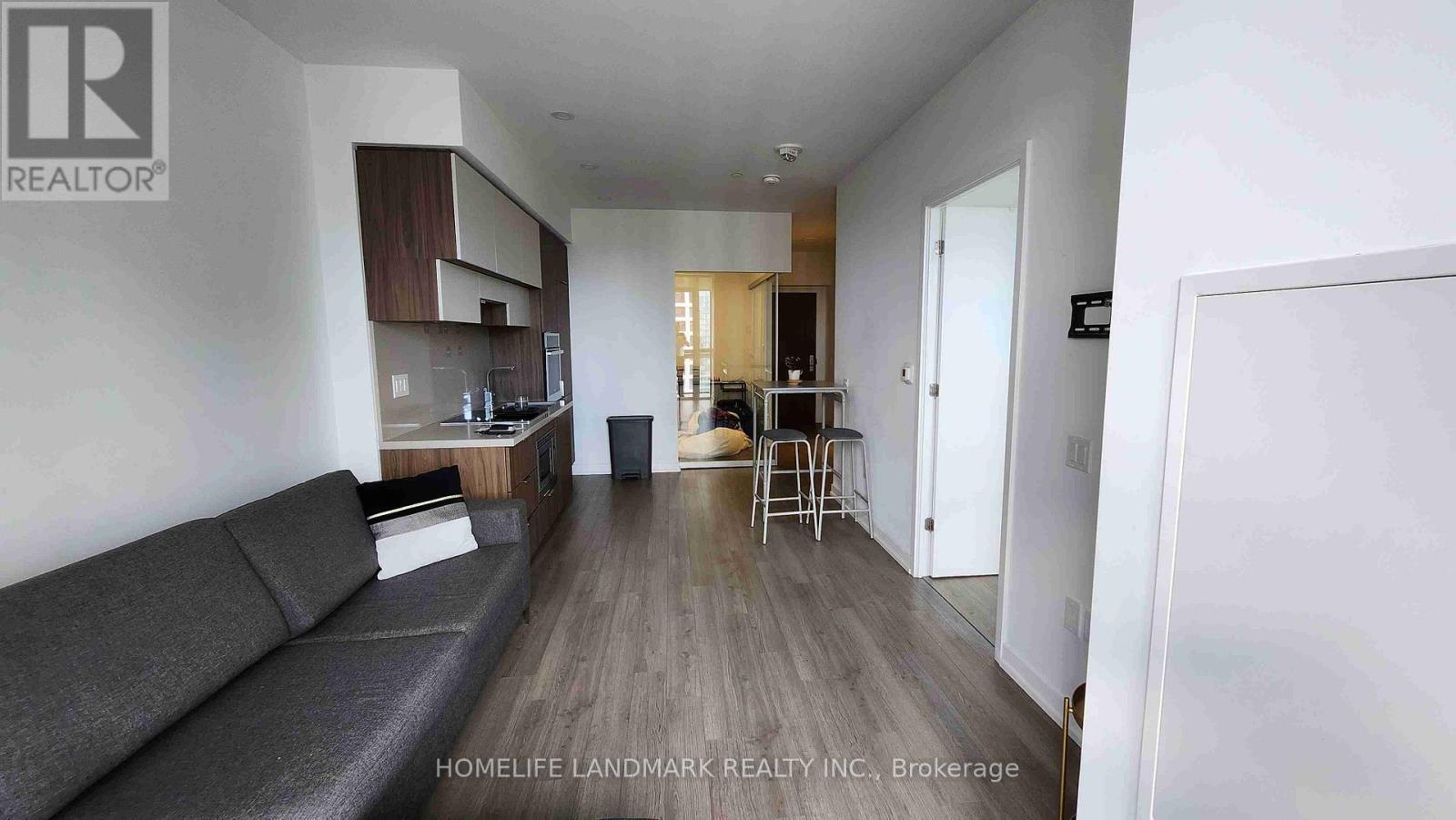 2410 - 39 Roehampton Avenue W, Toronto, Ontario  L2M 7L4 - Photo 3 - C12630956