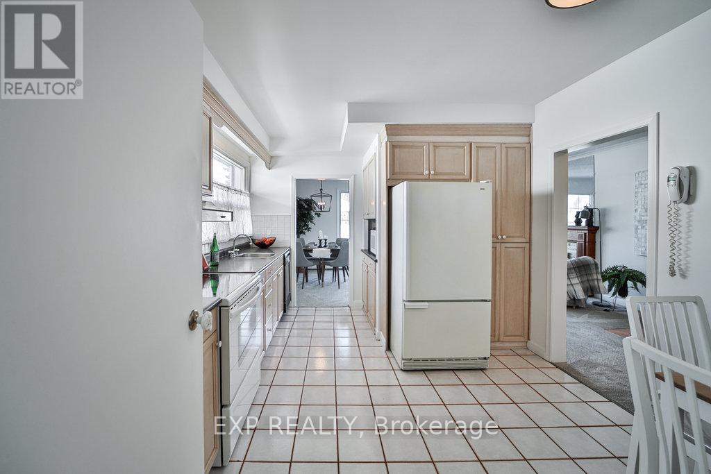 56 Gage Avenue, Toronto, Ontario  M1J 1T8 - Photo 11 - E12630934