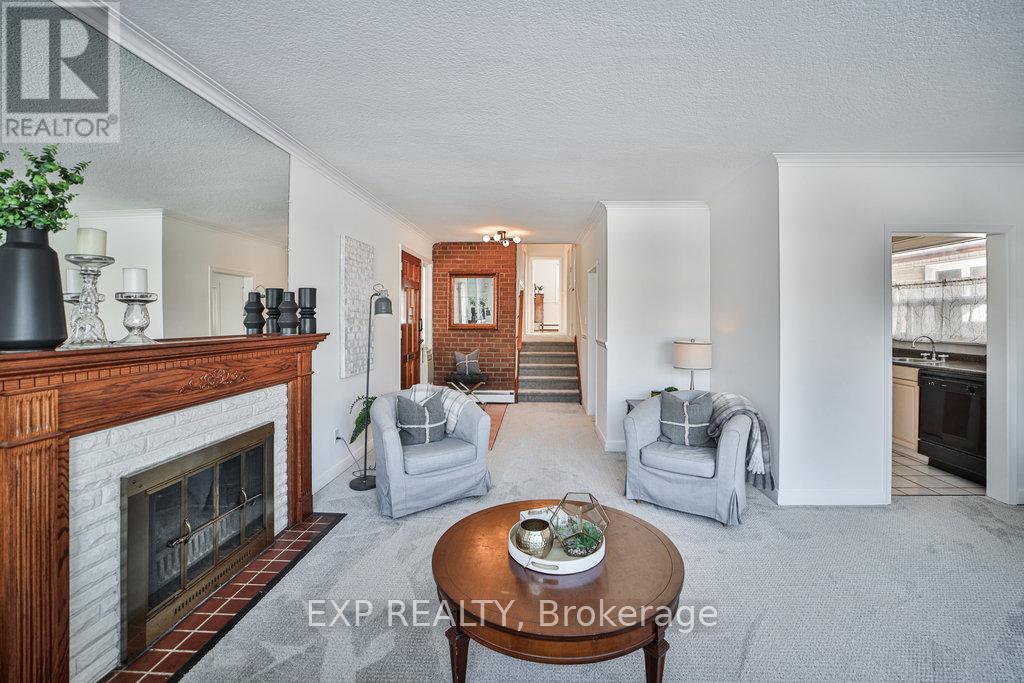 56 Gage Avenue, Toronto, Ontario  M1J 1T8 - Photo 4 - E12630934