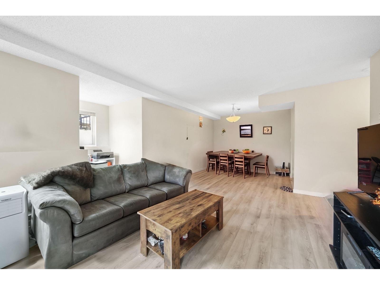 3 1870 E Southmere Crescent, Surrey, British Columbia  V4A 7A3 - Photo 4 - R3071060