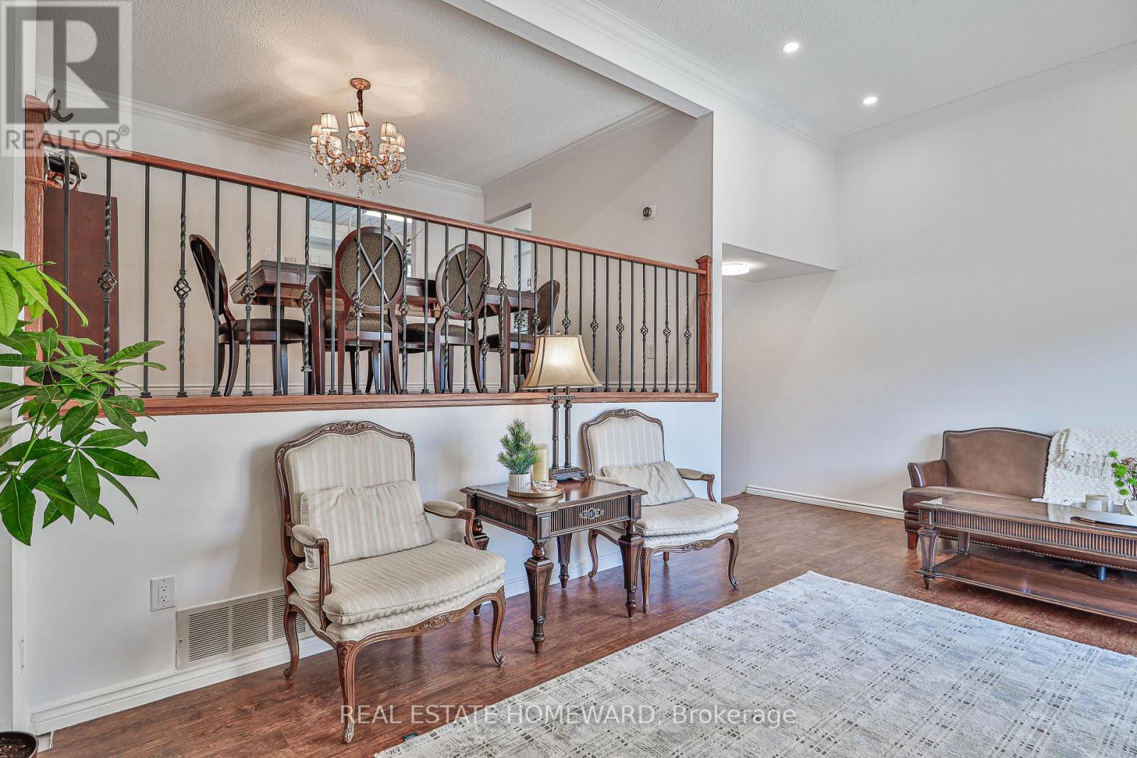 4 Poplar Crescent, Aurora, Ontario  L4G 3L3 - Photo 10 - N12613532