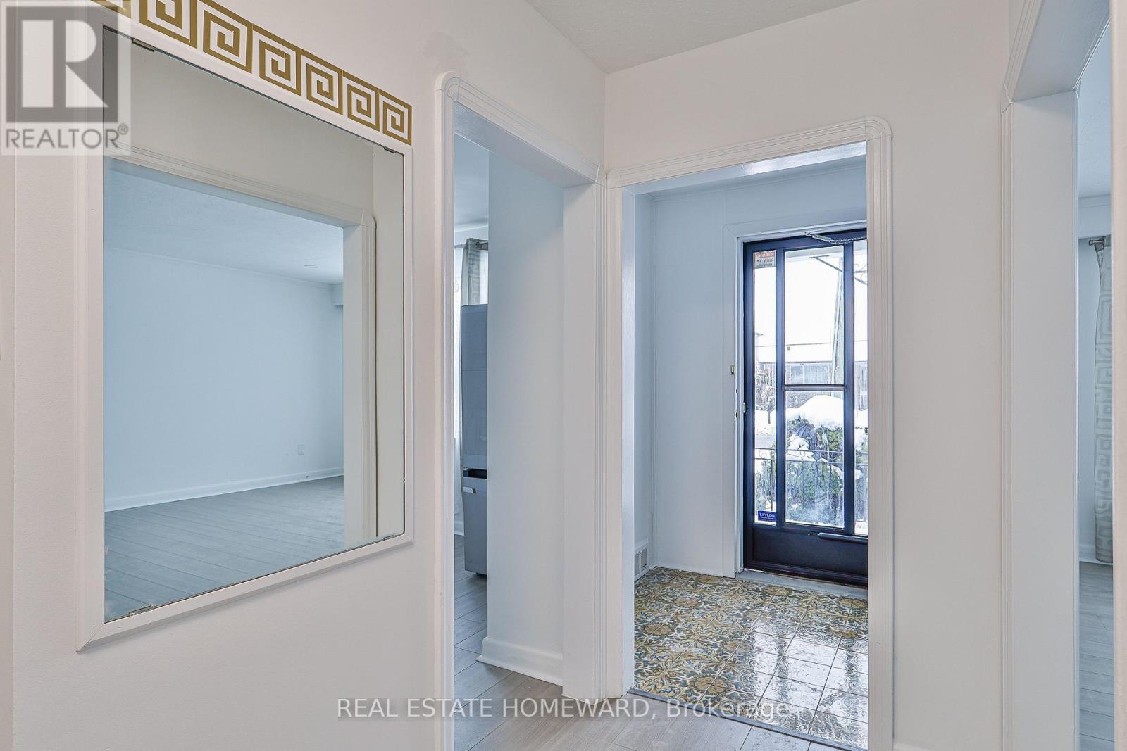 Main - 104 Crestwood Road, Vaughan, Ontario  L4J 1A6 - Photo 5 - N12630152