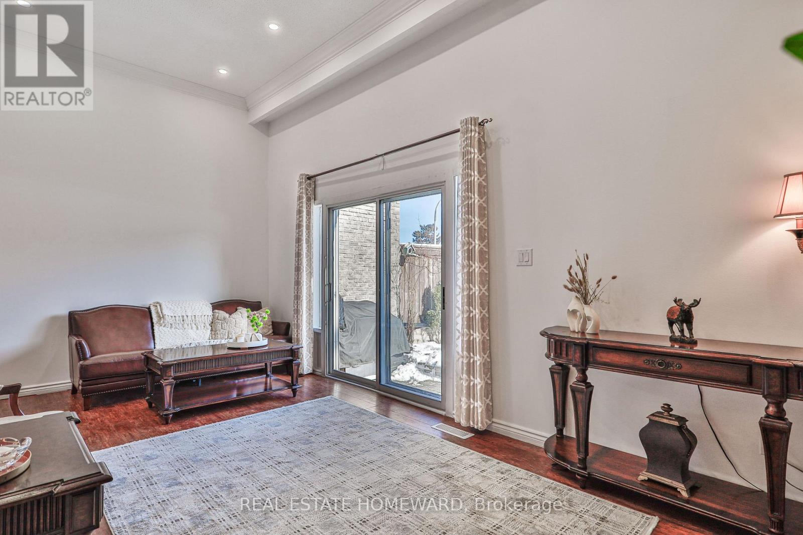 4 Poplar Crescent, Aurora, Ontario  L4G 3L3 - Photo 8 - N12613532