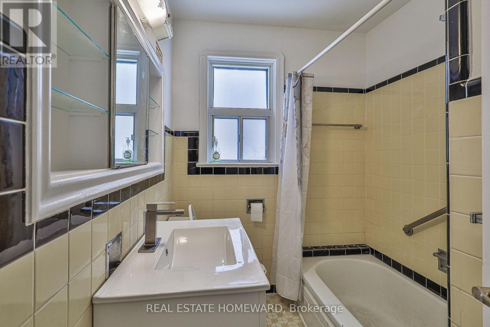 Main - 104 Crestwood Road, Vaughan, Ontario  L4J 1A6 - Photo 9 - N12630152