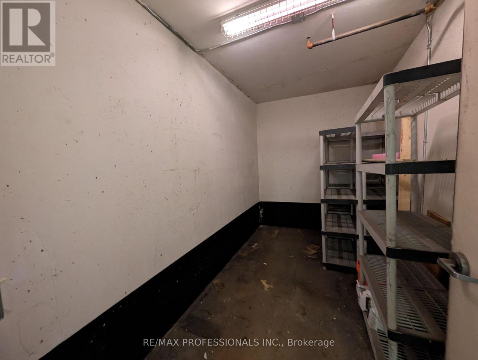 806 - 33 Elm Drive W, Mississauga, Ontario  L5B 4M2 - Photo 13 - W12629392