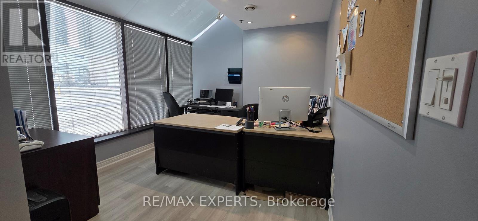 31 - 400 Creditstone Road, Vaughan, Ontario  L4K 3Z3 - Photo 6 - N12630872