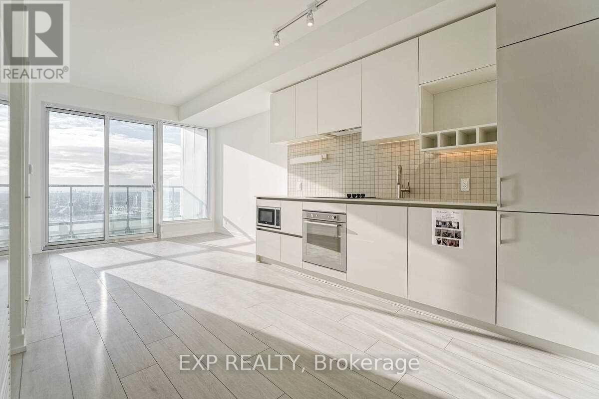 5807 - 5 Buttermill Ave Avenue, Vaughan, Ontario  L4K 0J5 - Photo 2 - N12630920