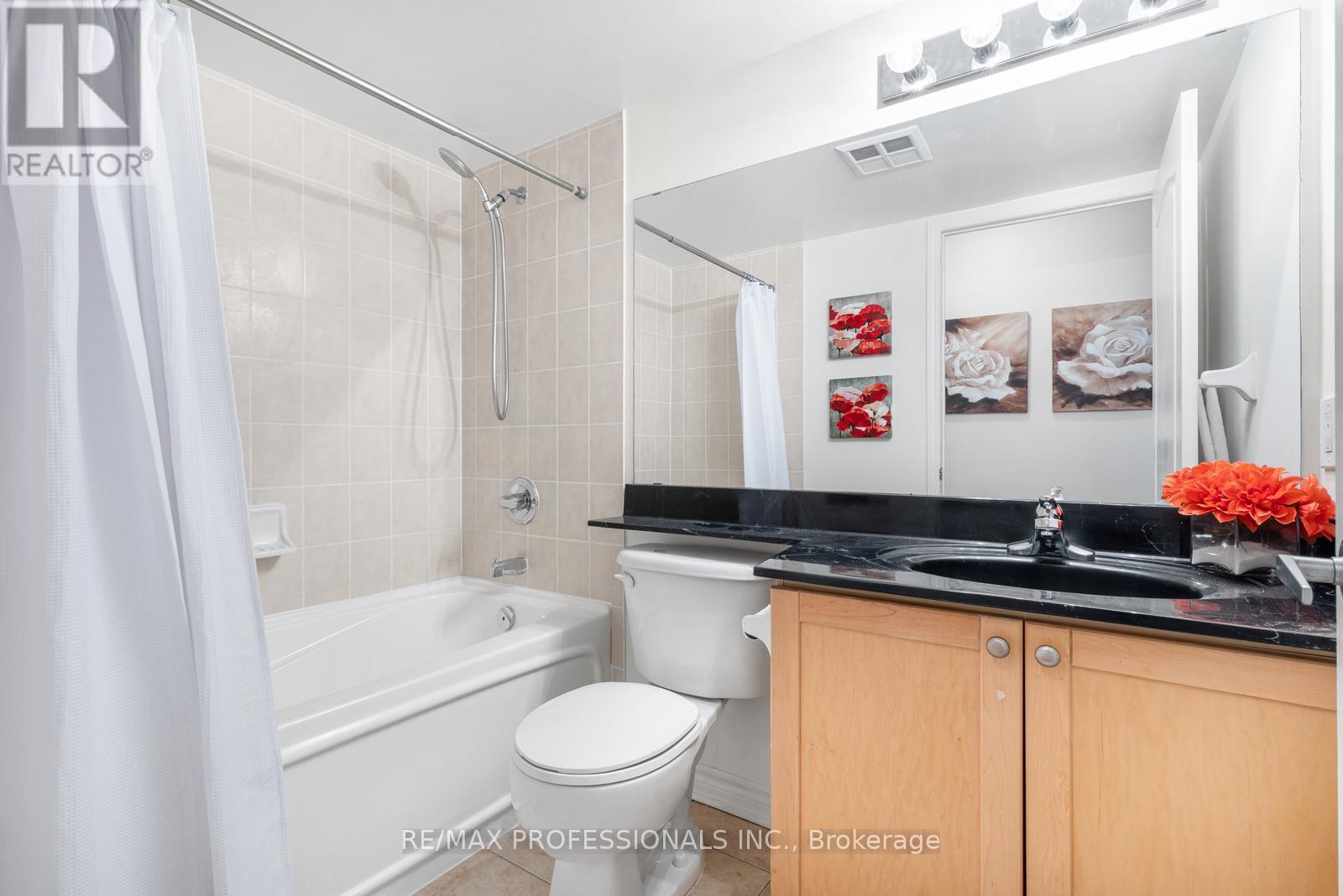 806 - 33 Elm Drive W, Mississauga, Ontario  L5B 4M2 - Photo 10 - W12629392