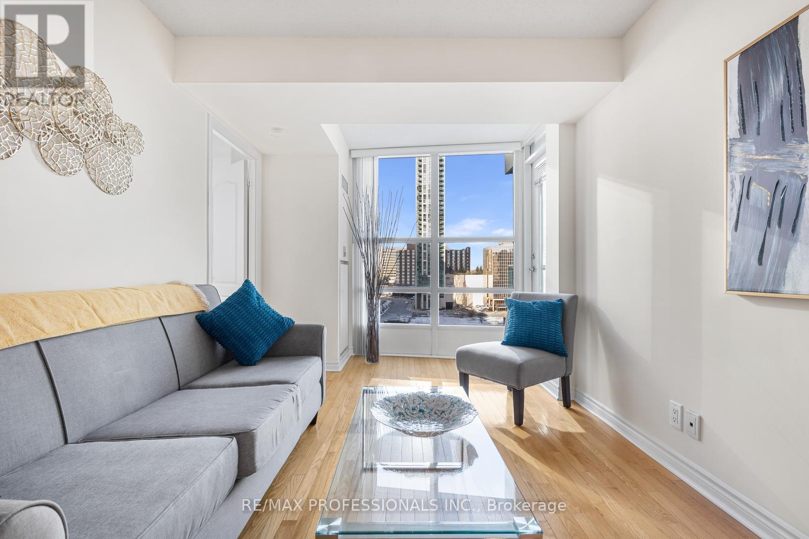 806 - 33 Elm Drive W, Mississauga, Ontario  L5B 4M2 - Photo 7 - W12629392