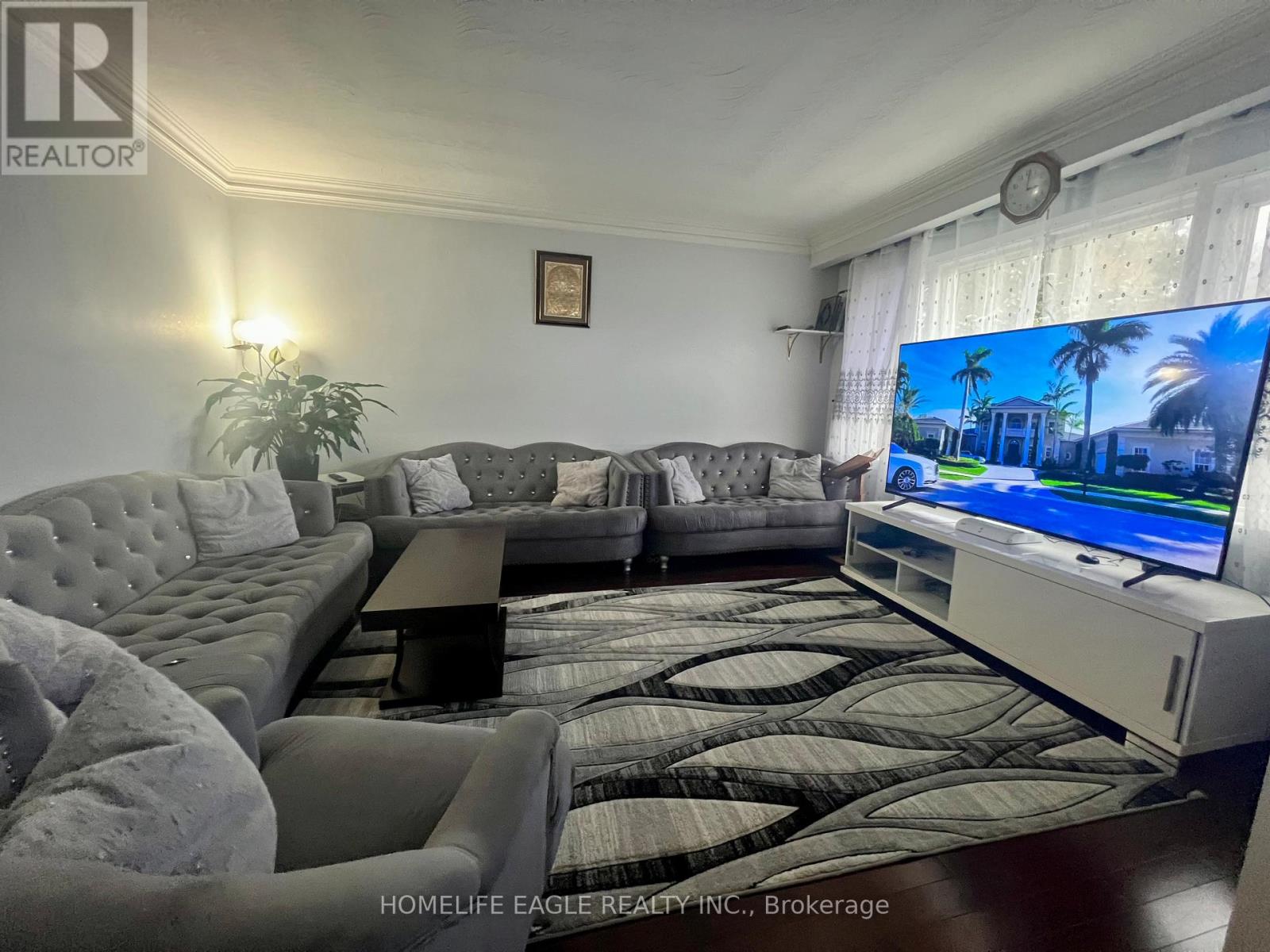 1024 Ogden Avenue, Mississauga (Lakeview), Ontario  L5E 2G5 - Photo 3 - W12629726