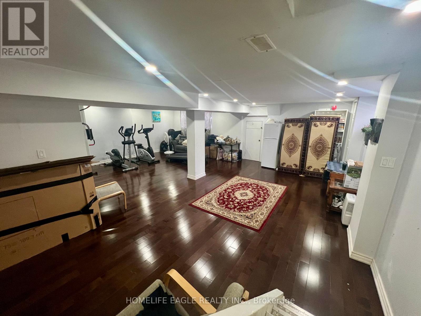 1024 Ogden Avenue, Mississauga (Lakeview), Ontario  L5E 2G5 - Photo 6 - W12629726