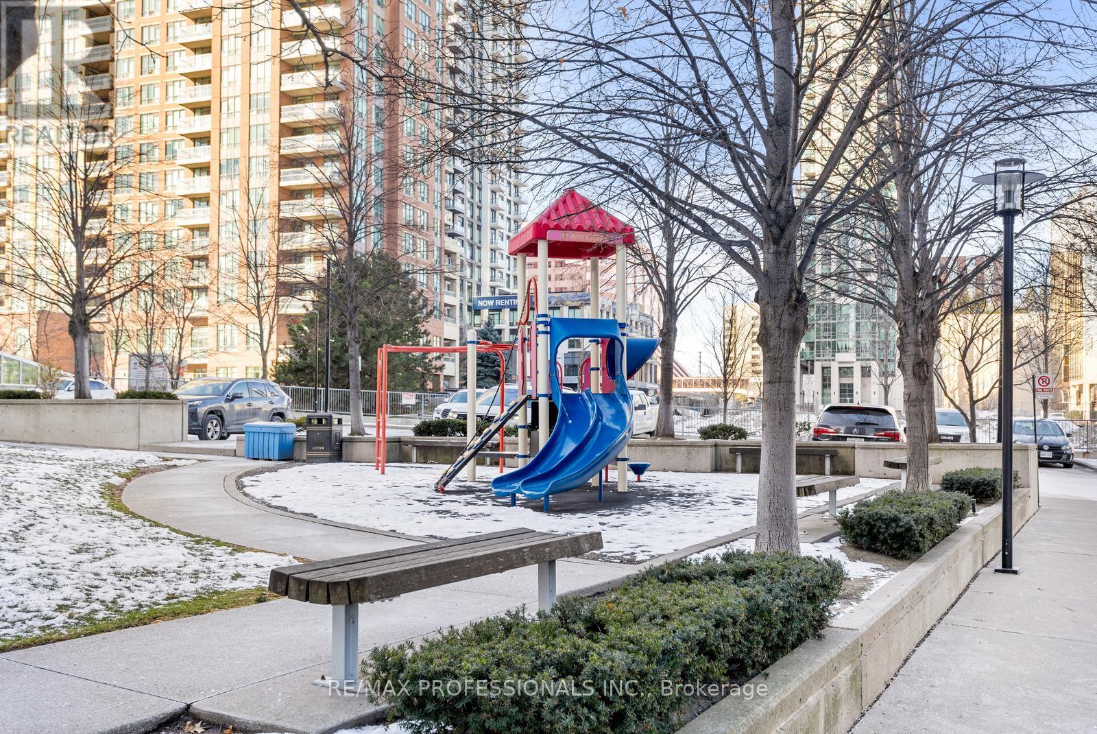 806 - 33 Elm Drive W, Mississauga, Ontario  L5B 4M2 - Photo 15 - W12629392