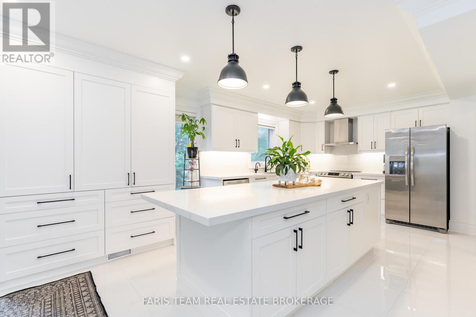 6 Alana Drive, Springwater, Ontario  L9X 0S2 - Photo 11 - S12630890