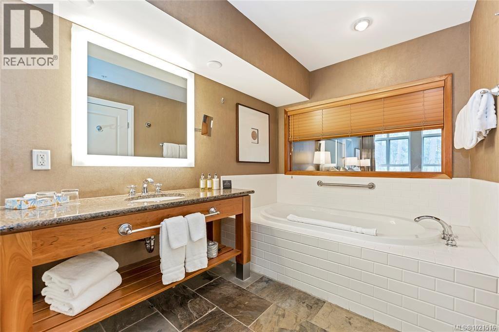 306-308a&b 1376 Lynburne Pl, Langford, British Columbia  V9B 6S1 - Photo 9 - 1021516