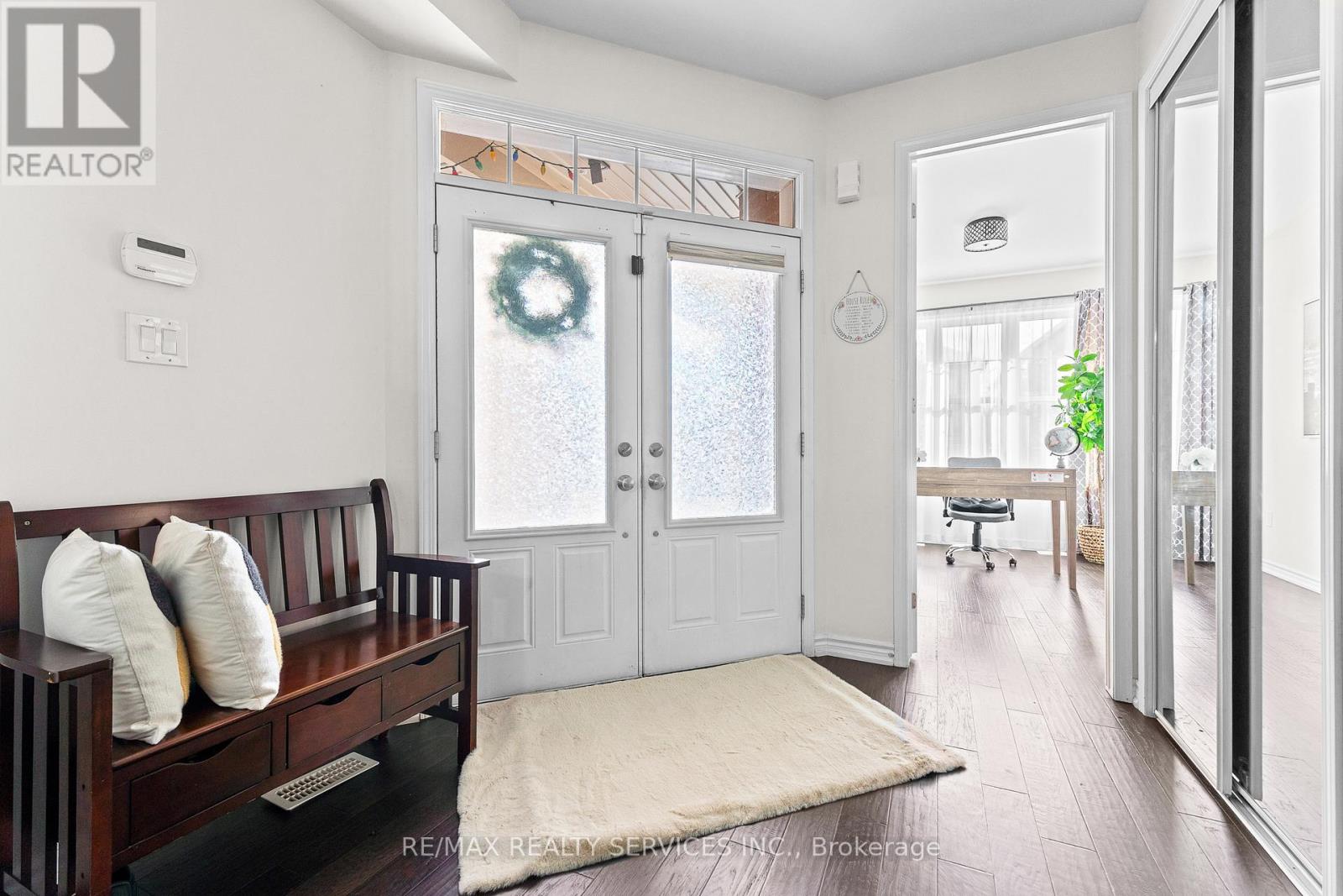 13 Fenchurch Drive, Brampton (Northwest Brampton), Ontario  L7A 4G5 - Photo 4 - W12630818