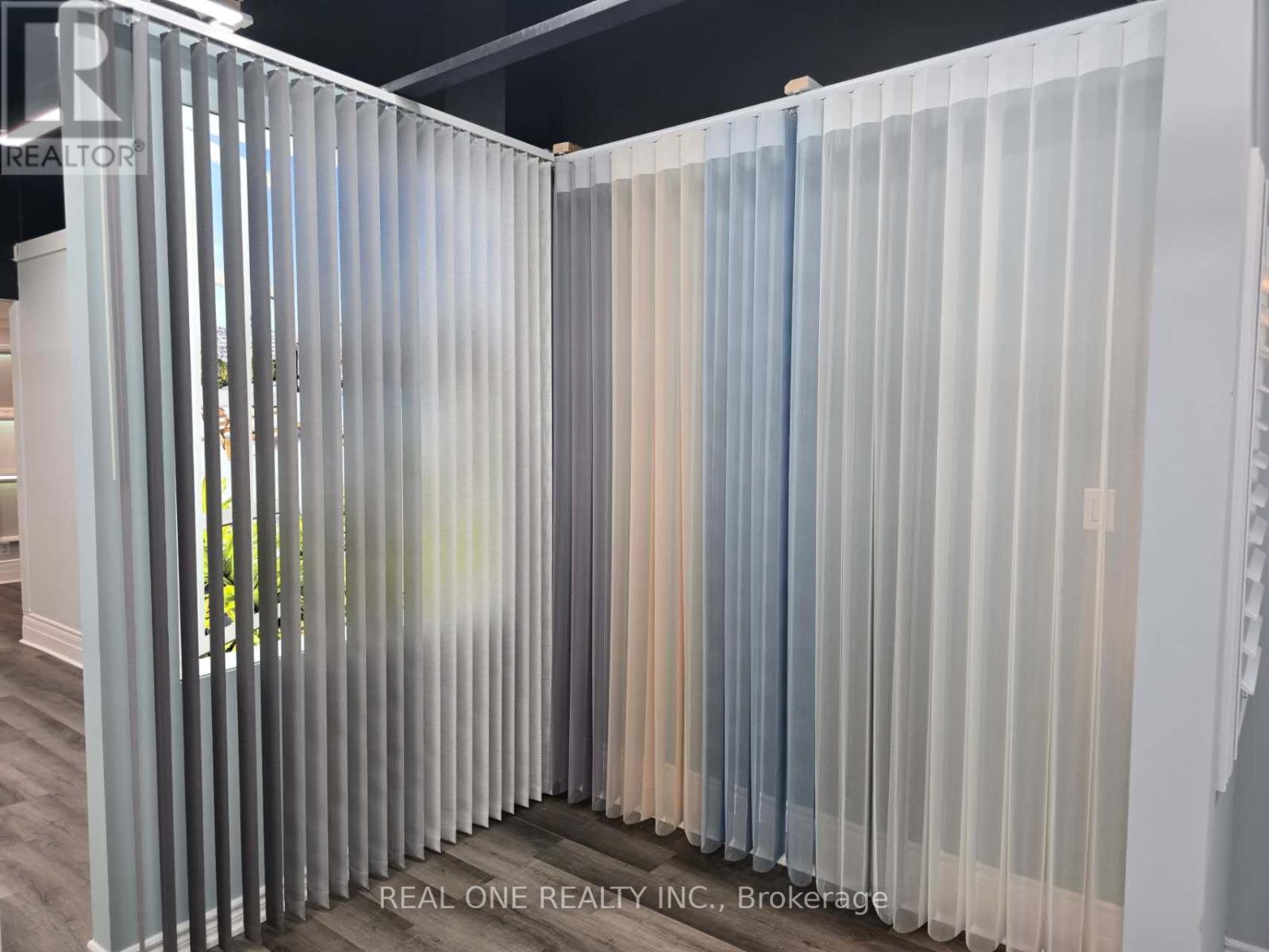 28 - 1200 Speers Road, Oakville (Qe Queen Elizabeth), Ontario  L6L 2X4 - Photo 3 - W12630838