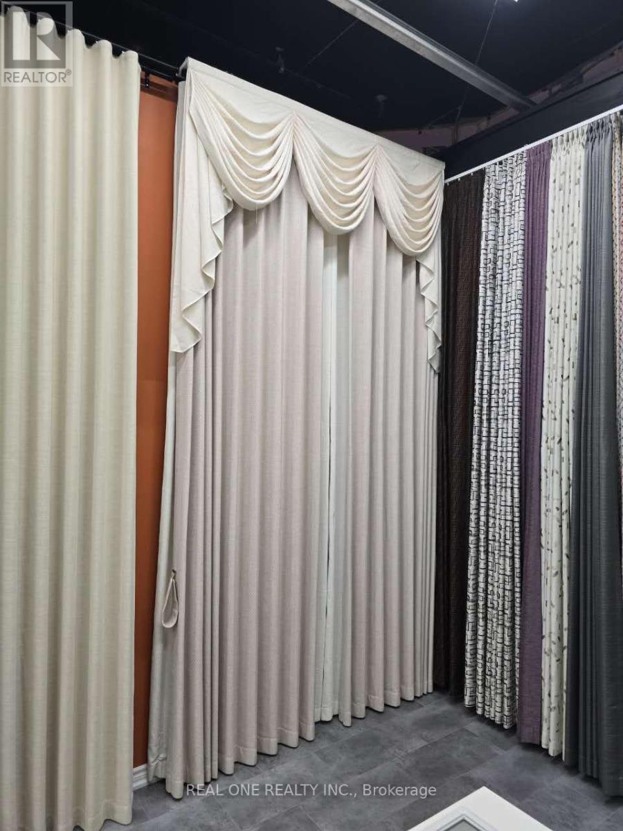 28 - 1200 Speers Road, Oakville (Qe Queen Elizabeth), Ontario  L6L 2X4 - Photo 7 - W12630838