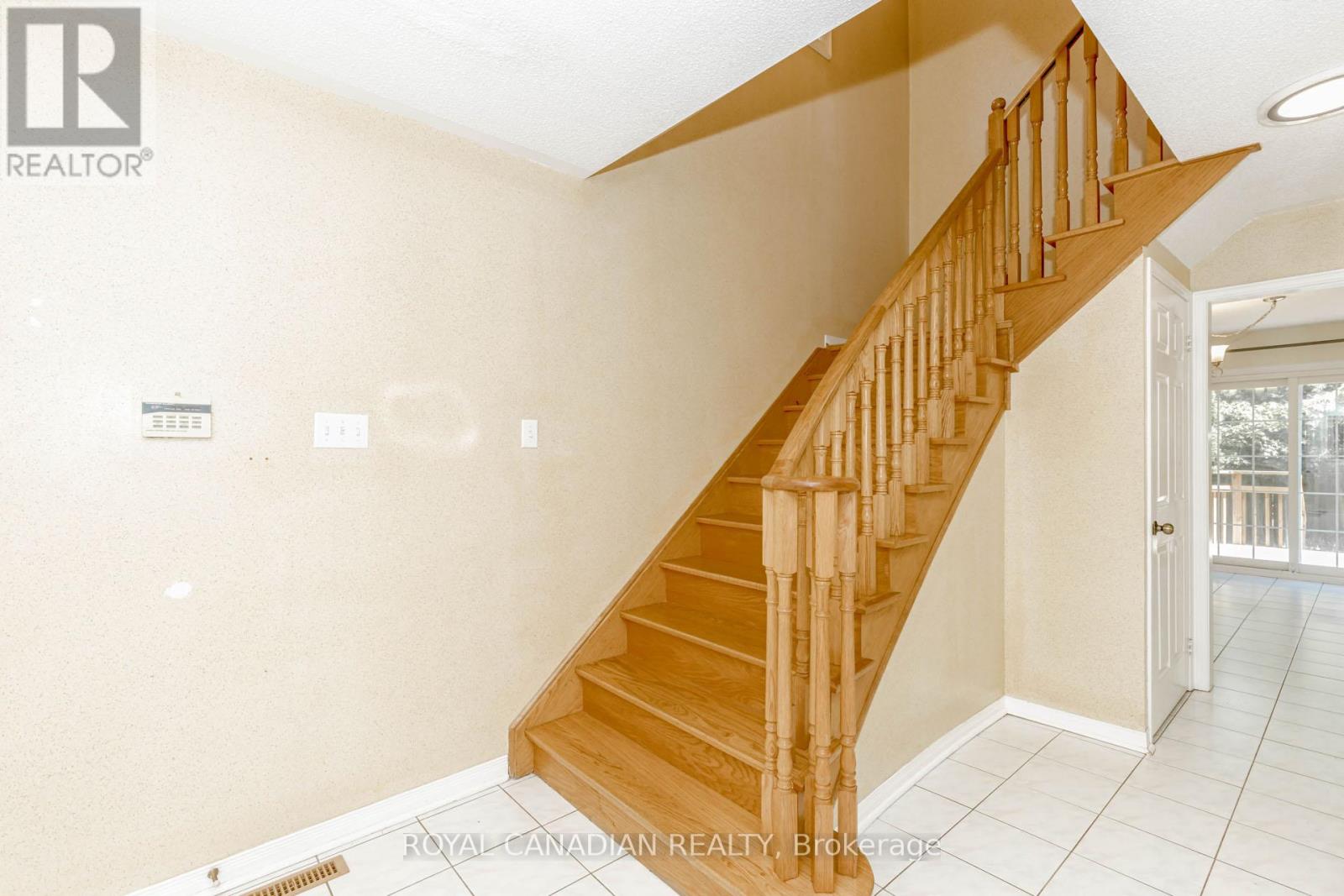 3940 Hazelridge Road, Mississauga, Ontario  L5N 6Z4 - Photo 5 - W12630902