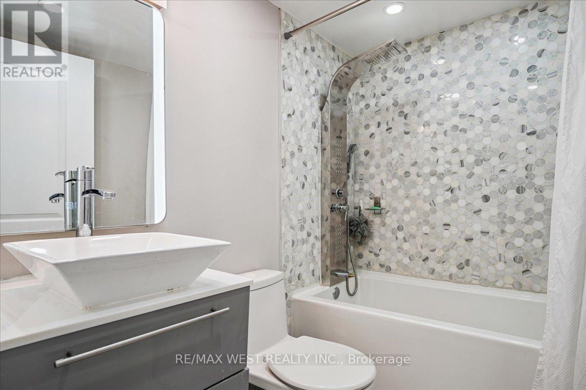 103 - 4 Lisa Street, Brampton (Queen Street Corridor), Ontario  L6T 4B6 - Photo 6 - W12630918