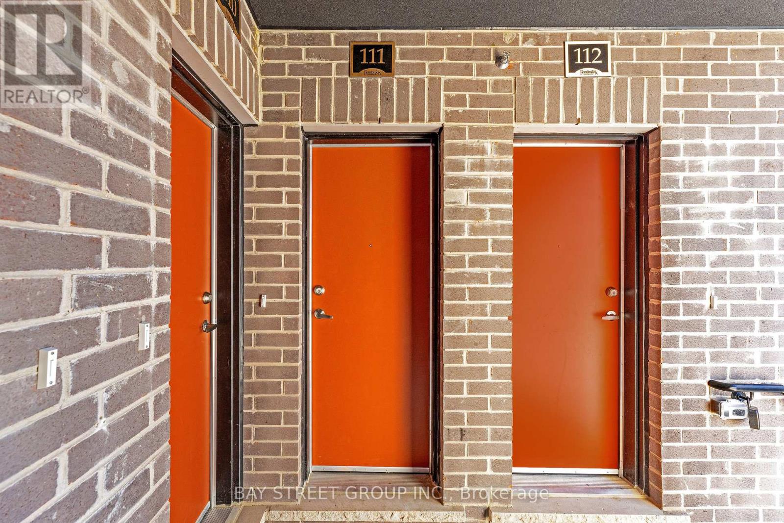 111 - 1573 Rose Way, Milton, Ontario  L9E 1N4 - Photo 5 - W12630926