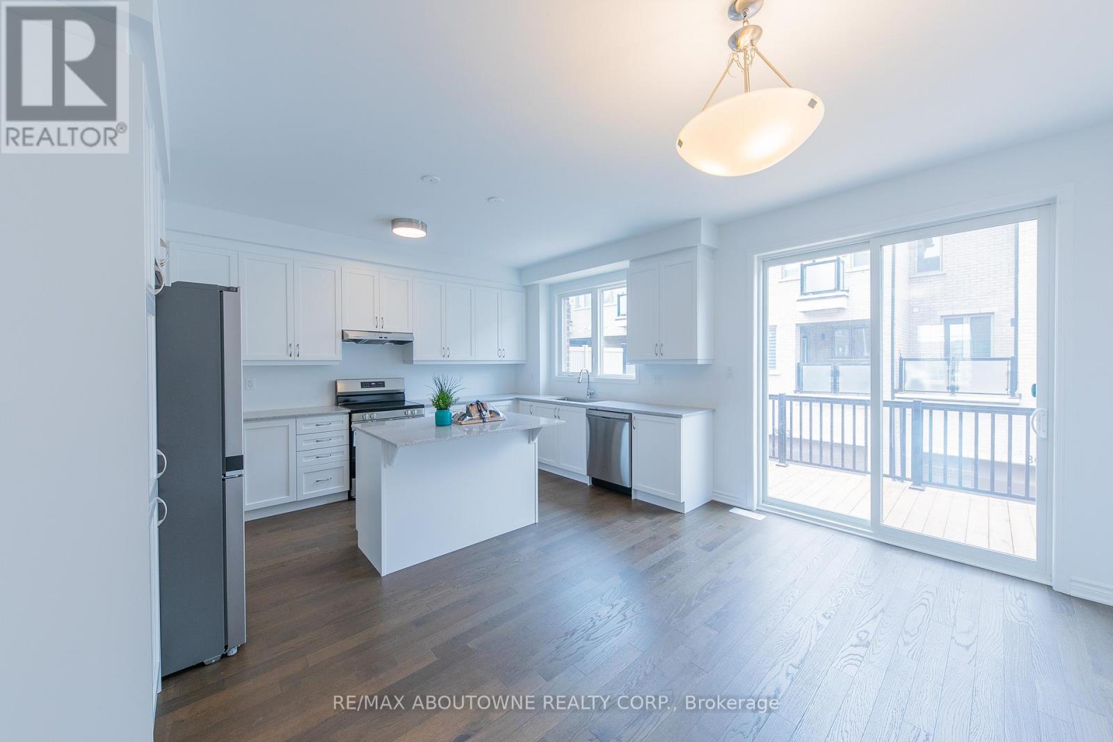 3028 Merrick Road, Oakville, Ontario  L6H 7Y2 - Photo 12 - W12630952