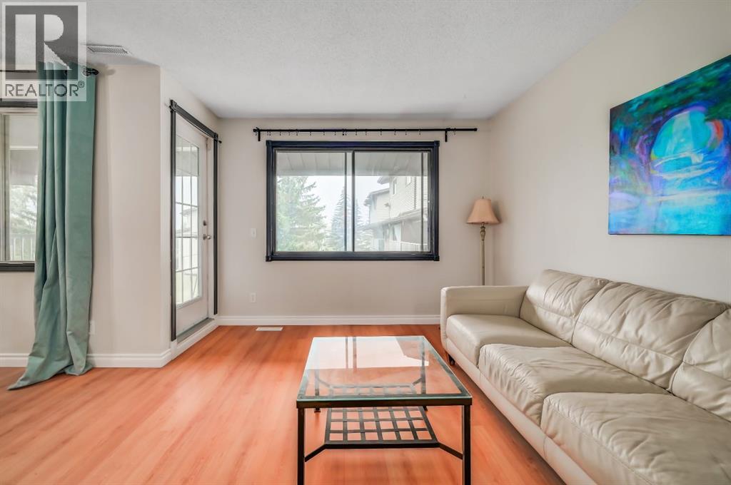 728, 200 Brookpark Drive Sw, Calgary, Alberta  T2W 3E5 - Photo 3 - A2269528