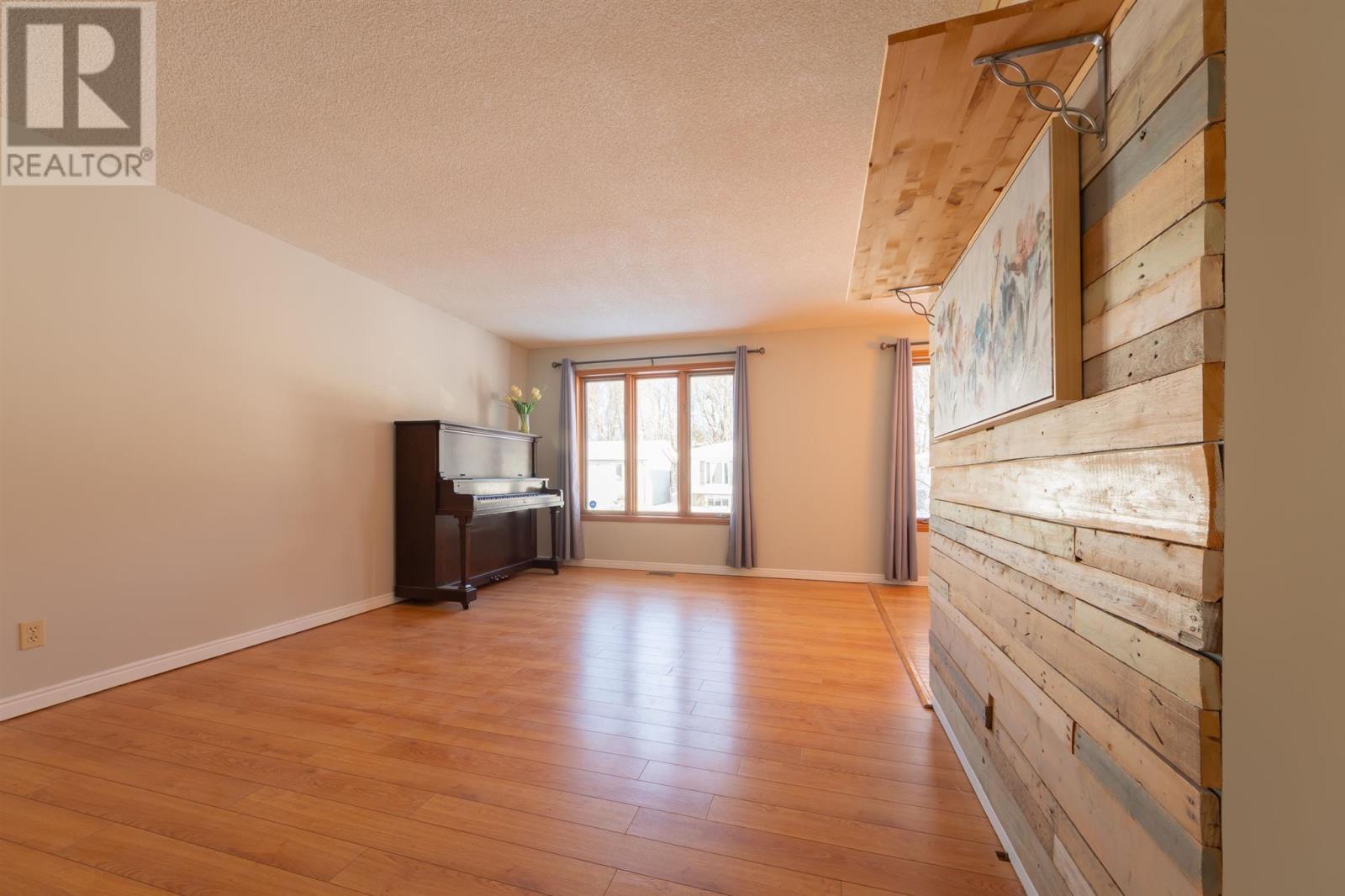 61 Muriel Dr, Sault Ste. Marie, Ontario P6A 6X4 - Photo 12 - SM253470