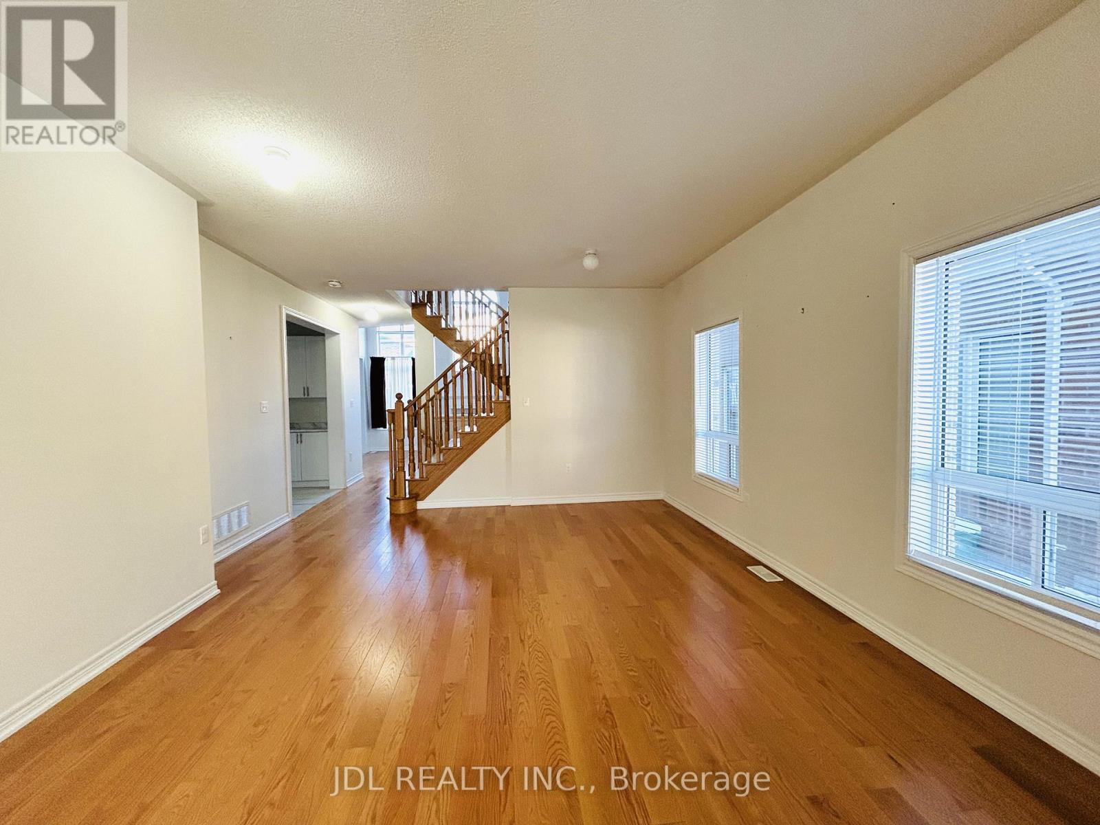 10 Benn Avenue, Georgina, Ontario  L4P 0G8 - Photo 12 - N12524506